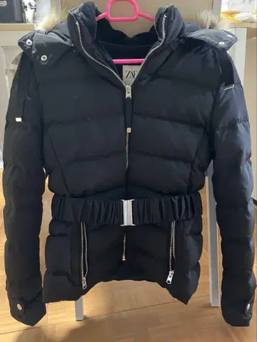 ZARA 블랙 다운 자켓 허리 벨트 포함