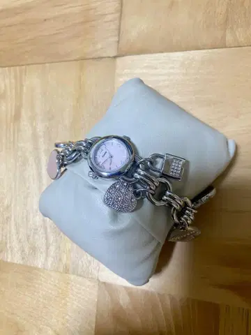 fossil 파슬 참 포함 팔찌 시계