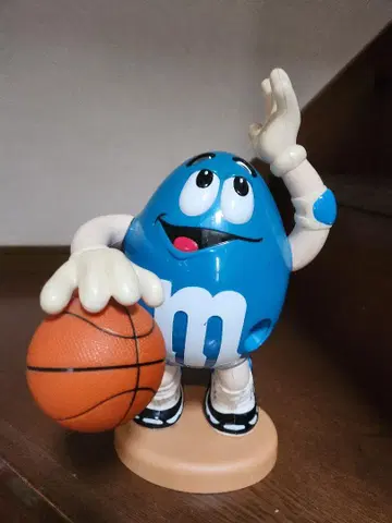 M&M's 파란 캐릭터 농구