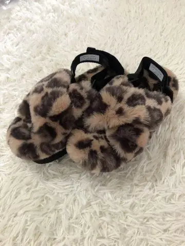 SHAKA 무스탕 샌들