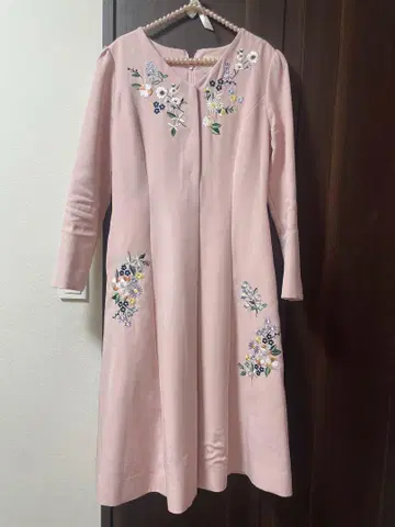체스티 자수 원피스