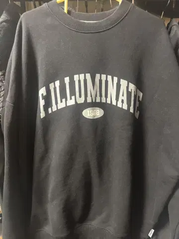 F.ILLUMINATE 블랙 맨투맨