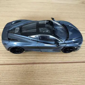 맥라렌 720S 1/24 스케일 모델