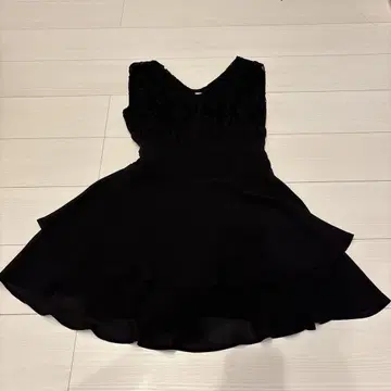 Lumignon Lace frill back ribbon dress