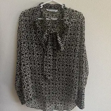 ZARA 리본 포함 긴팔 블라우스