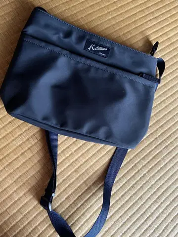 Kitamura 네이비 숄더백
