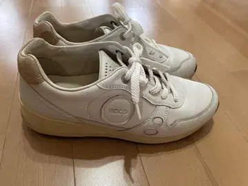 ecco 에코 스니커즈 사이즈 37 23.5cm