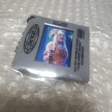 The first HOWL EXHIBITION 캡슐 토이 히나타