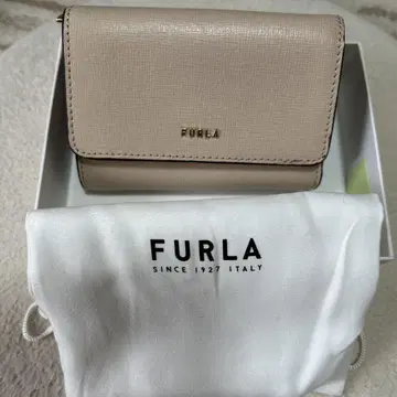 FURLA 베이지 3단 폴더형 지갑