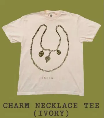 clairo charm T셔츠