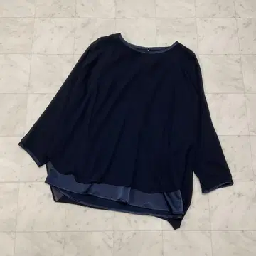 Leilian 드레이프감 시어 블라우스