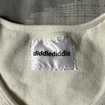 diddlediddle 화이트 M 긴팔 티셔츠