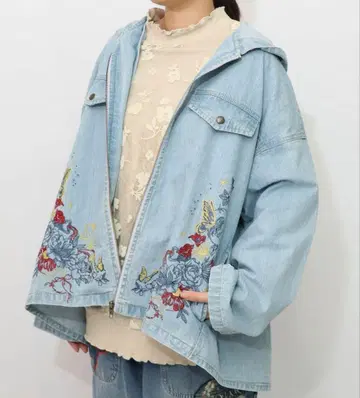 이즈스칼라 553212: 별자리 모티브 자수 데님 블루종