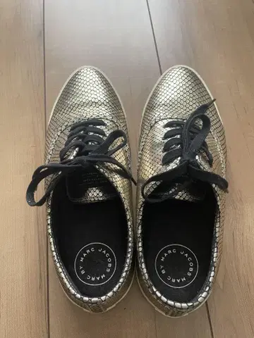 [ 가격 인하 ] MARC JACOBS 메탈릭 스니커즈