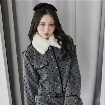 [최저가] 초회 완판템 도트 무늬 그레이 크롭 자켓