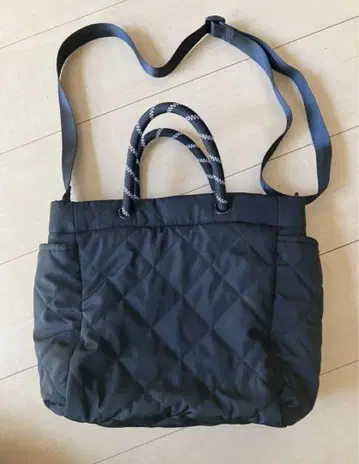 블랙 퀼팅 토트백
