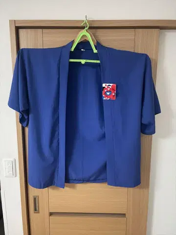 먀쿠먀쿠 인형 배지 부착 블루 겉옷