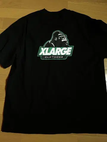 XLARGE 블랙 T셔츠 로고