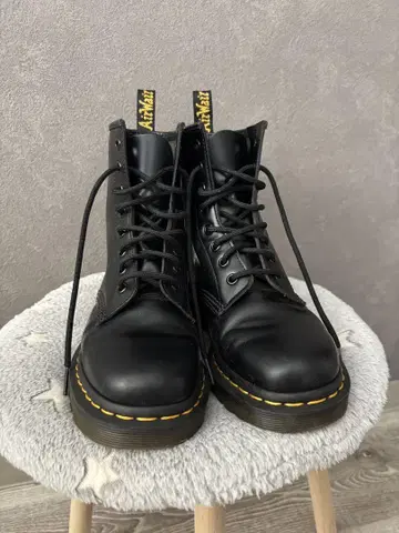 Dr.Martens 닥터마틴 8홀 부츠