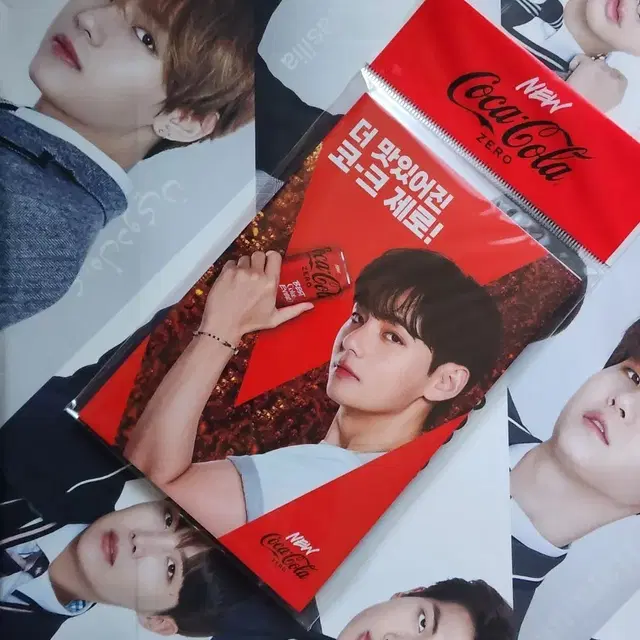 방탄소년단 뷔 코카콜라 아코디언북