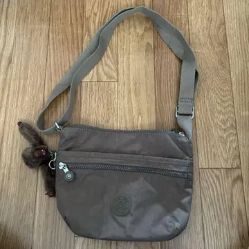 KIPLING LIVE LIGHT