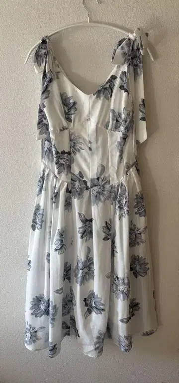 Her lip to Sunflower-Printed Midi Dress