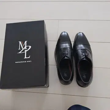 MADRAS INC. 블랙 드레스 신발 26.0cm