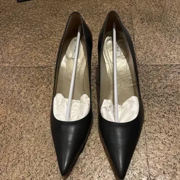 블랙 스틸레토 하이힐