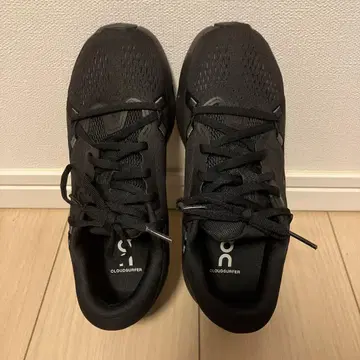 [새상품급] On Cloudsurfer2 블랙 23cm 러닝화