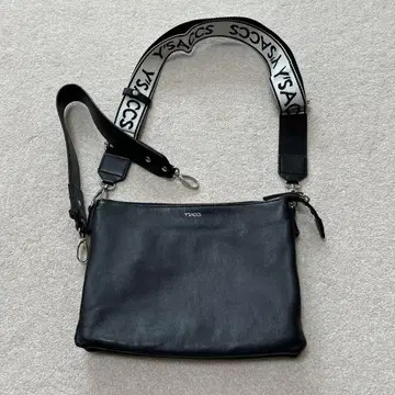 Y'SACCS 블랙 가죽 숄더백