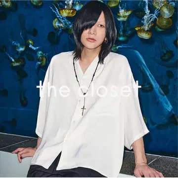 the closet 화이트 반팔 셔츠