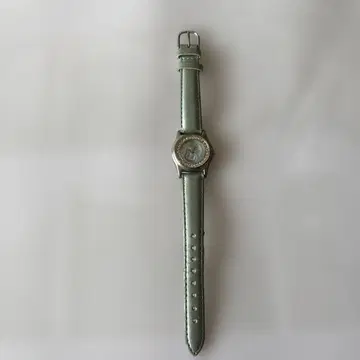 스톤 장식 라이트 그린 시계