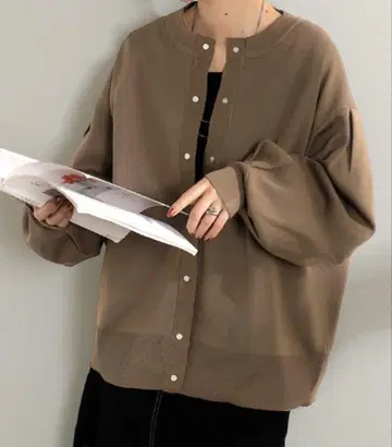 [ HUG.U ] 스펀지 니트 가디건 모카 새상품 미사용