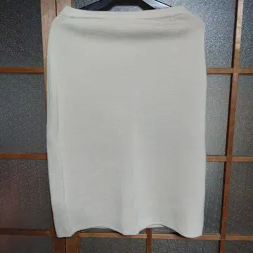 Jantzen 100% 울 타이트 스커트 베이지
