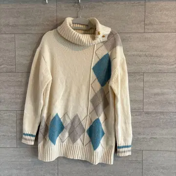 BLUE LABEL 블루 레이블 다이아몬드 패턴 니트 스웨터