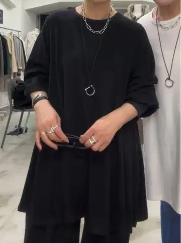 CYAN TOKYO 와이드 슬리브 웜 플레어 튜닉