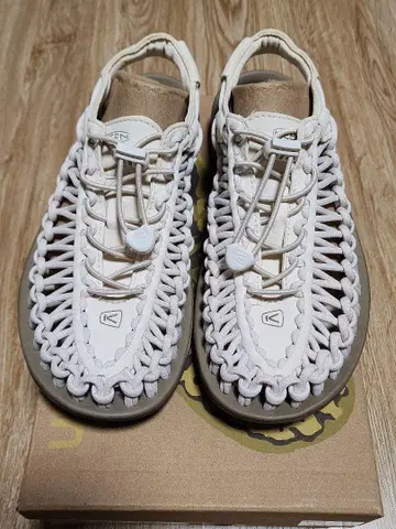 KEEN UNEEK W 샌들 25.0cm 새상품 미사용