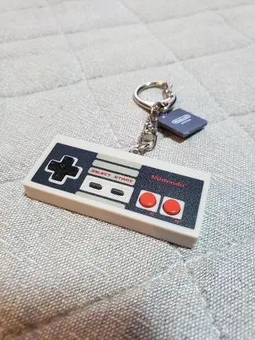 닌텐도 뮤지엄 게임 하드 키링 NES