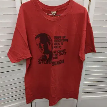 구제 의류 STEVEN SEAGAL 스티븐 시걸 티셔츠 빨간색 중고