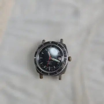 Swatch 회사원 설립 당시의 초기 모델 수동 와인딩