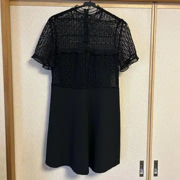 ZARA 레이스 절개 미니 원피스