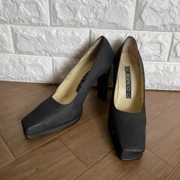 코멕스 10cm 하이힐 펌프스