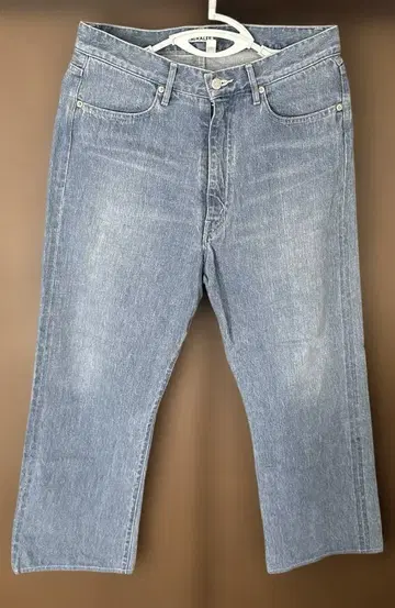 AURALEE SELVEDGE FADED LIGHT DENIM