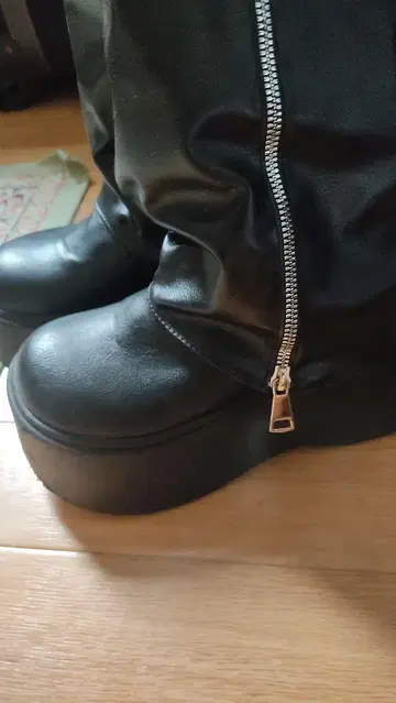 블랙 통굽 롱 부츠 지퍼 포함