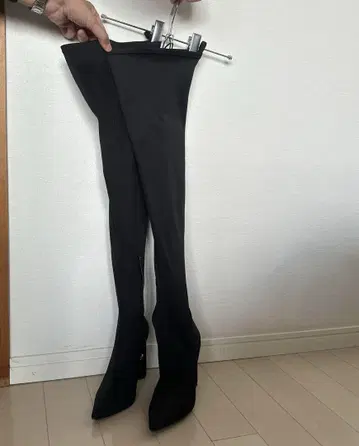YELLO 블랙 니하이 부츠 지퍼 포함