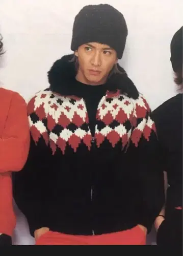 기무라 타쿠야 착용 다이아몬드 패턴 니트 스웨터 (퍼 포함)