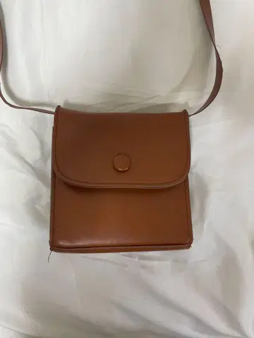브라운 숄더백