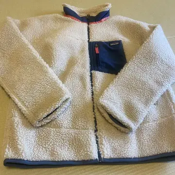 새상품급 Patagonia 레트로 보이즈 XXL 플리스 자켓 크림색