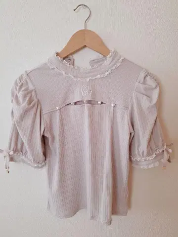 ROJITA 데콜테 오픈 펄 디자인 TOPS