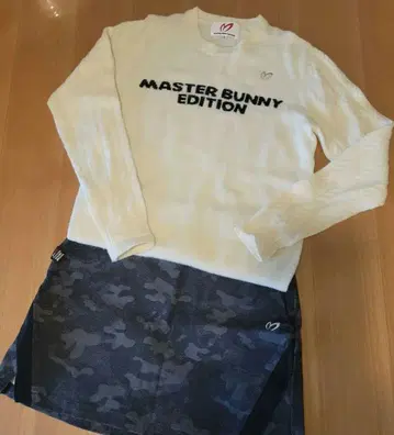 MASTER BUNNY EDITION 스웨터 & 스커트 세트